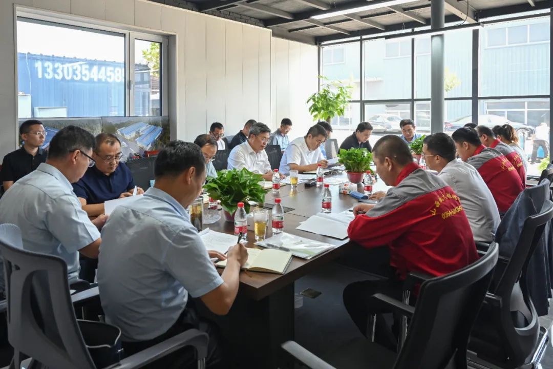 祁縣縣委書記李軍調研盛大鋼構生產經營情況